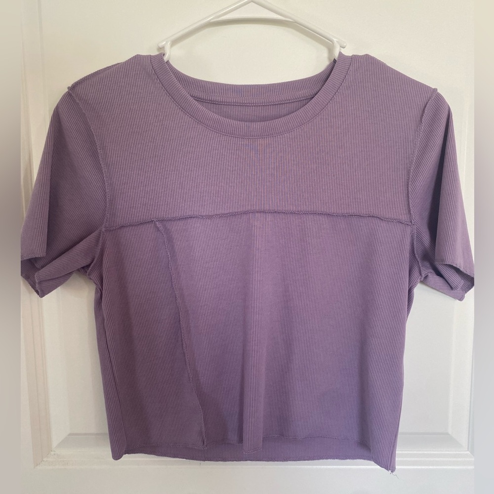 Womens cropped lavender tee